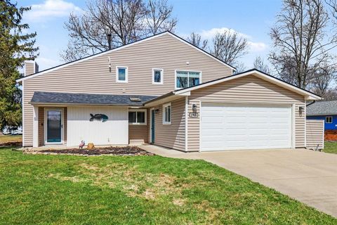 Photo of 2973 Indian Trail, Pinckney, MI 48169 (MLS # 70522302)