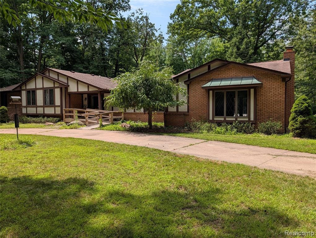 9345 Weber Road