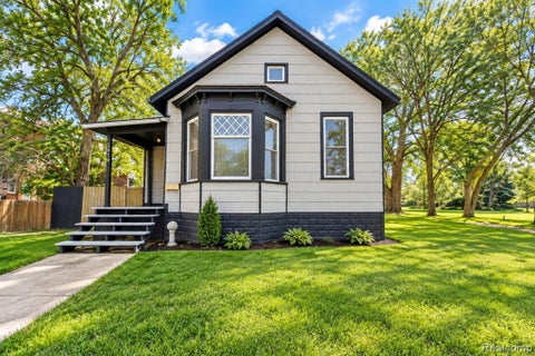 Photo of 2619 WABASH Street, Detroit, MI 48216 (MLS # 61037912)
