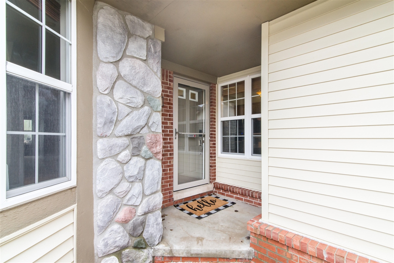 1854 N Kenwyck Drive