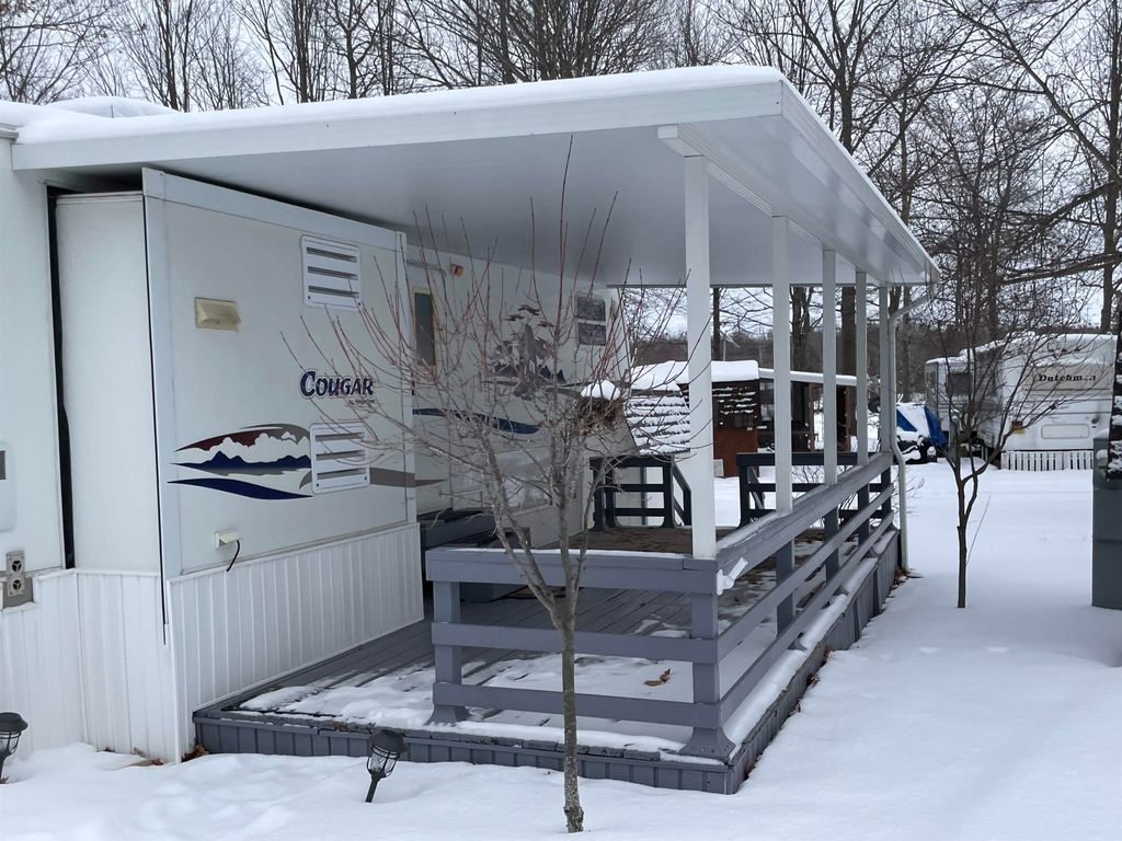 Photo of 978 Timberlynn Circle, Sanford, MI 48657 (MLS # 50199489)