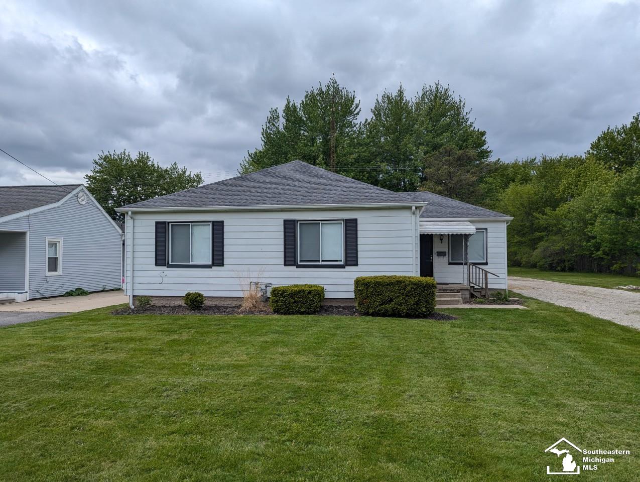 3585 Vivian Road