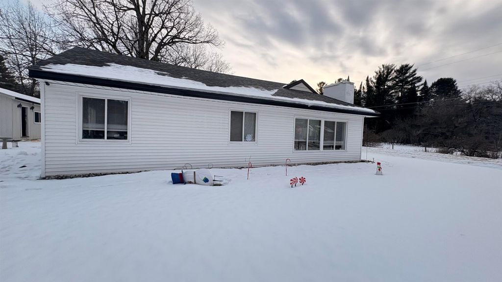 Photo of 607 W Federal Avenue, Houghton Lake, MI 48629 (MLS # 50197177)