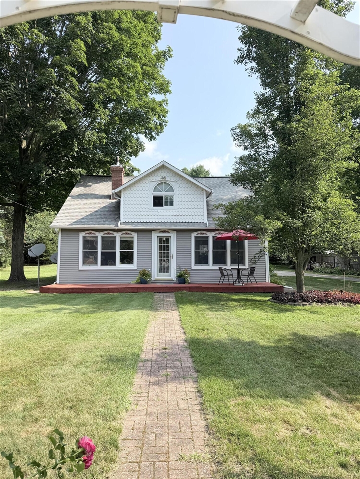 2620 Middle Lake Road