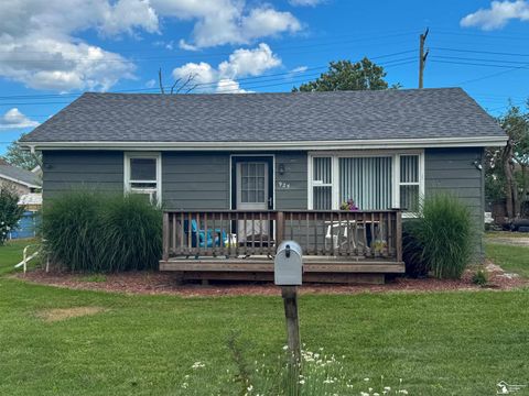925 Bacon Street Monroe MI 48161