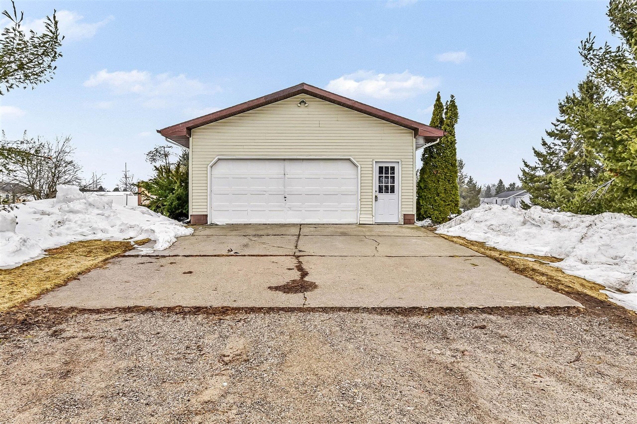 301 Ragen-Bogen Drive