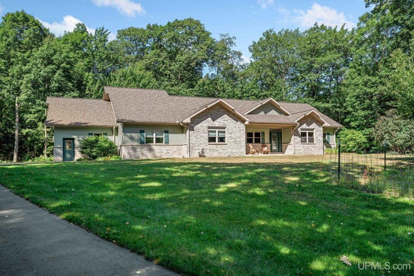 220 CHAPEL RIDGE RD, MARQUETTE, MI 49855 - Image 77bb4acd08fba1c5bffe10cbb10921e5/2084227948