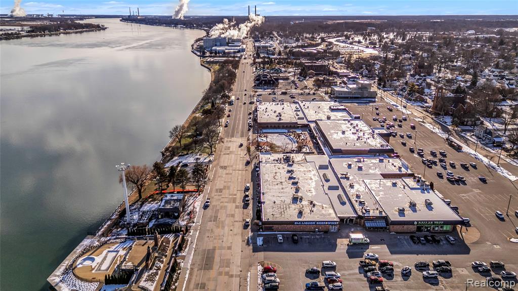 Properties Available 2 - 2 201 N Riverside Avenue