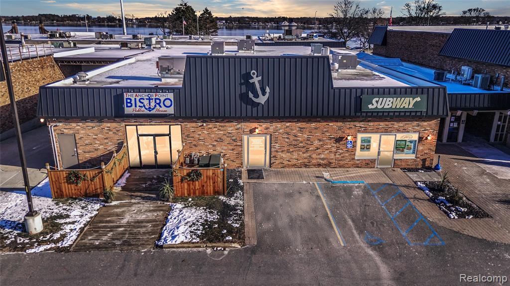 Properties Available 4 - 4 201 N Riverside Avenue