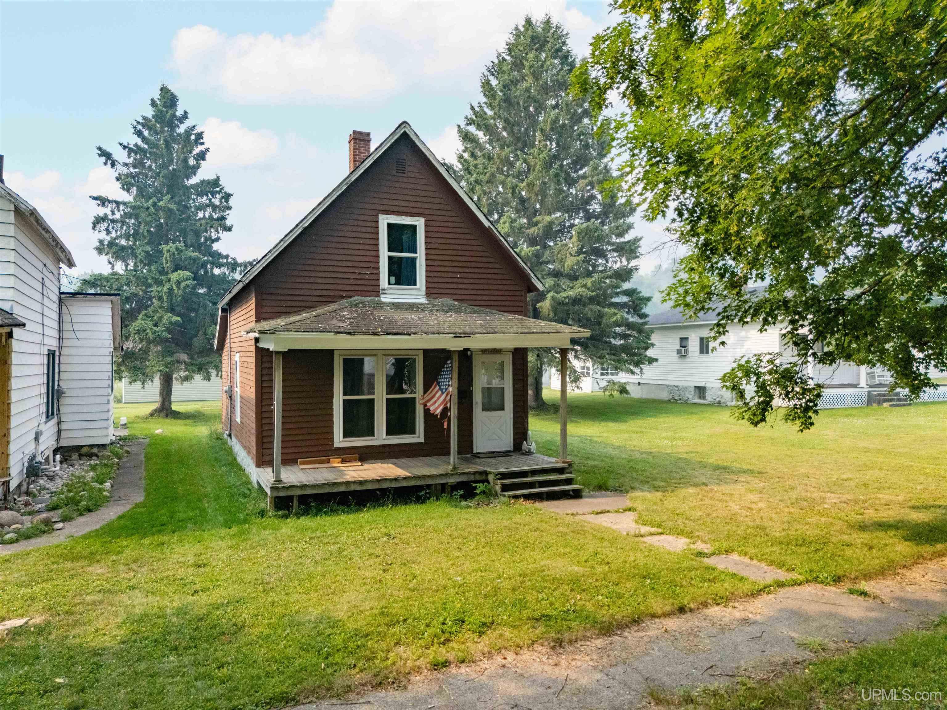 17 Marquette Avenue