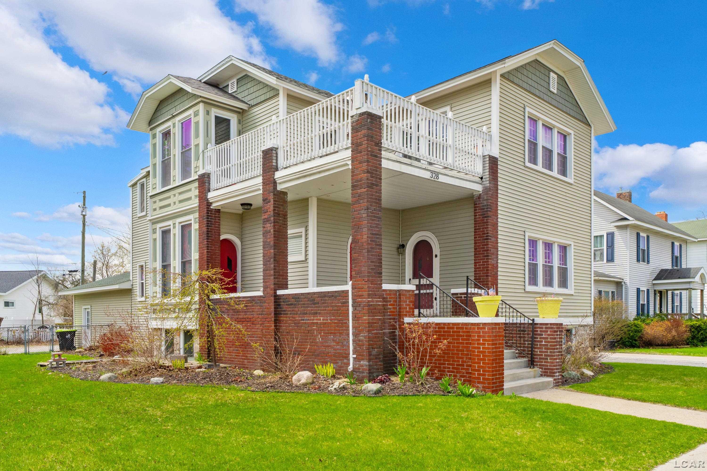 328 W Washington Avenue