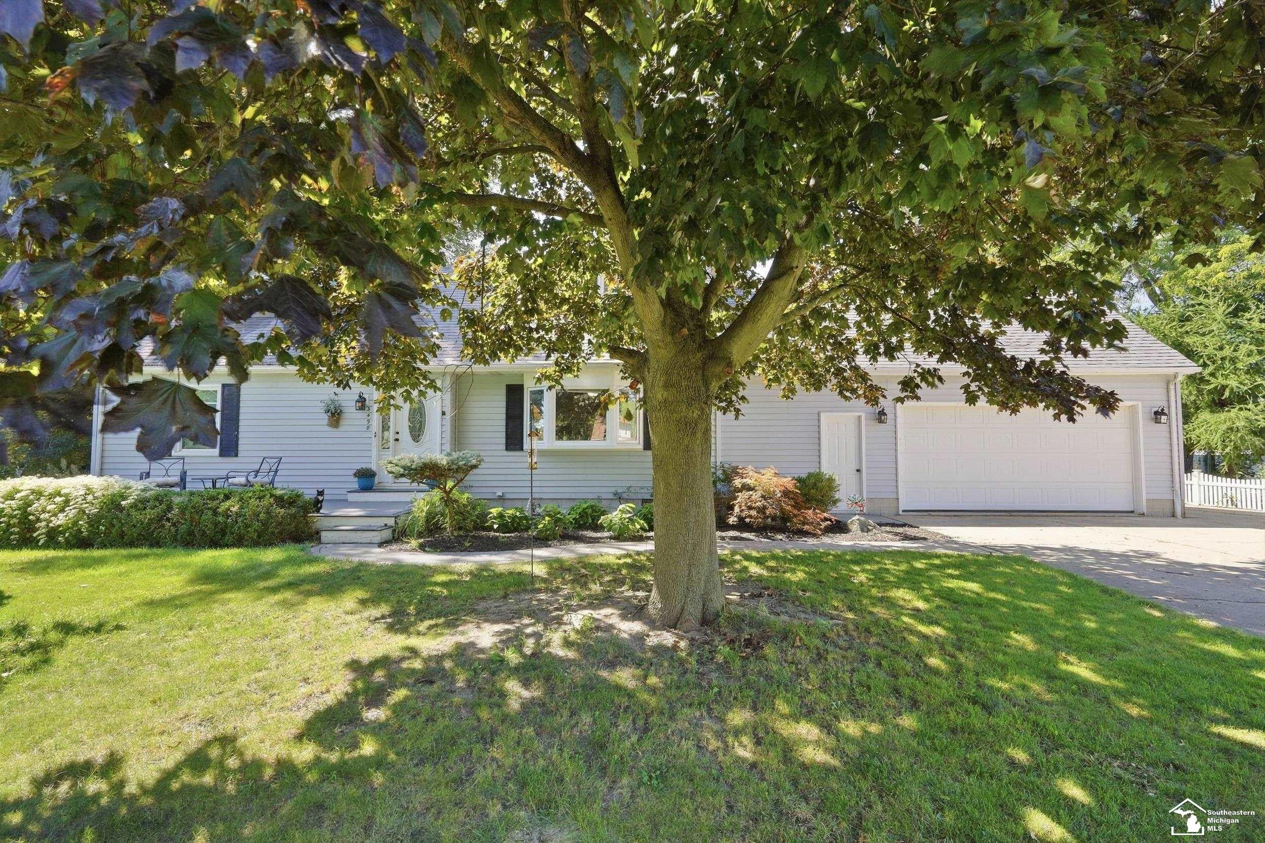 3498 Iroquois Trail