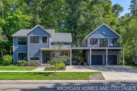 Photo of 702 Lake Street, Saugatuck, MI 49453 (MLS # 70519595)