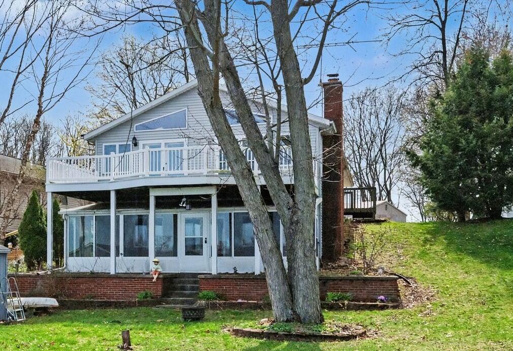 19656 Lakeshore Drive