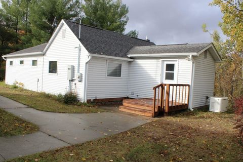 7348 NW Kellogg Road Rapid City MI 49676