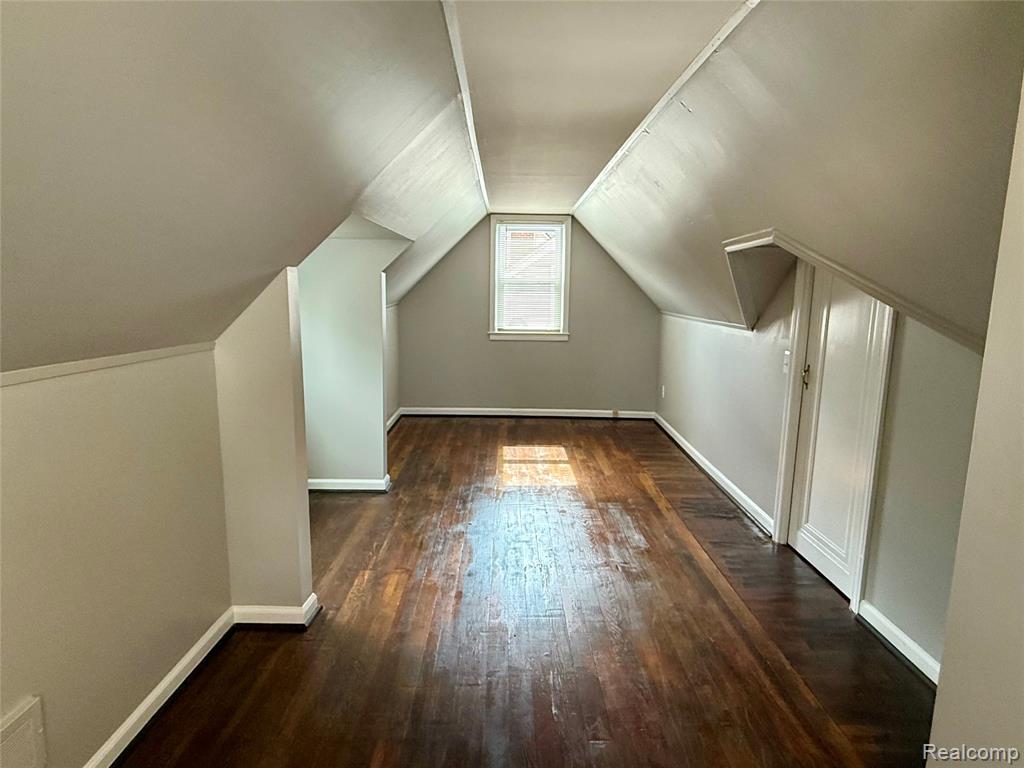 Berkley, Michigan 48072, United States, 3 Bedrooms Bedrooms, ,1 BathroomBathrooms,Residential,Active,192830