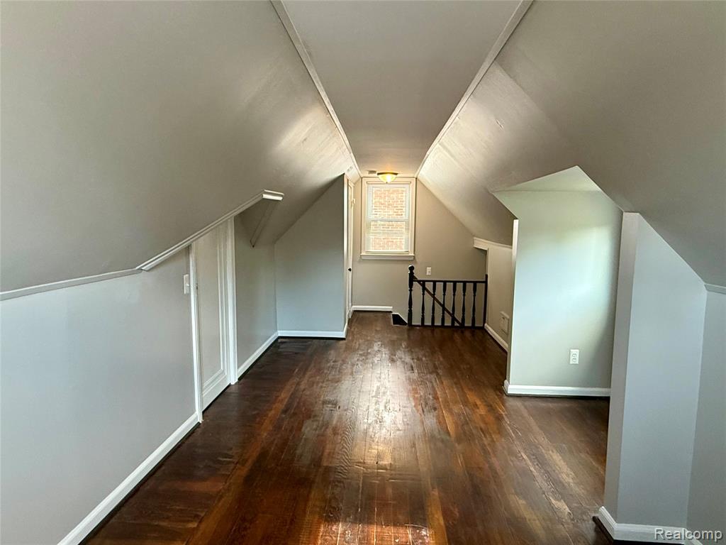 Berkley, Michigan 48072, United States, 3 Bedrooms Bedrooms, ,1 BathroomBathrooms,Residential,Active,192830