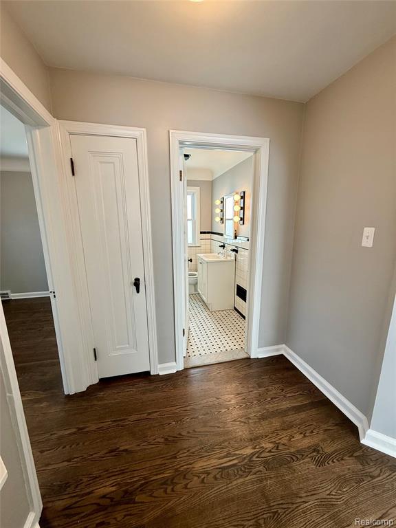 Berkley, Michigan 48072, United States, 3 Bedrooms Bedrooms, ,1 BathroomBathrooms,Residential,Active,192830