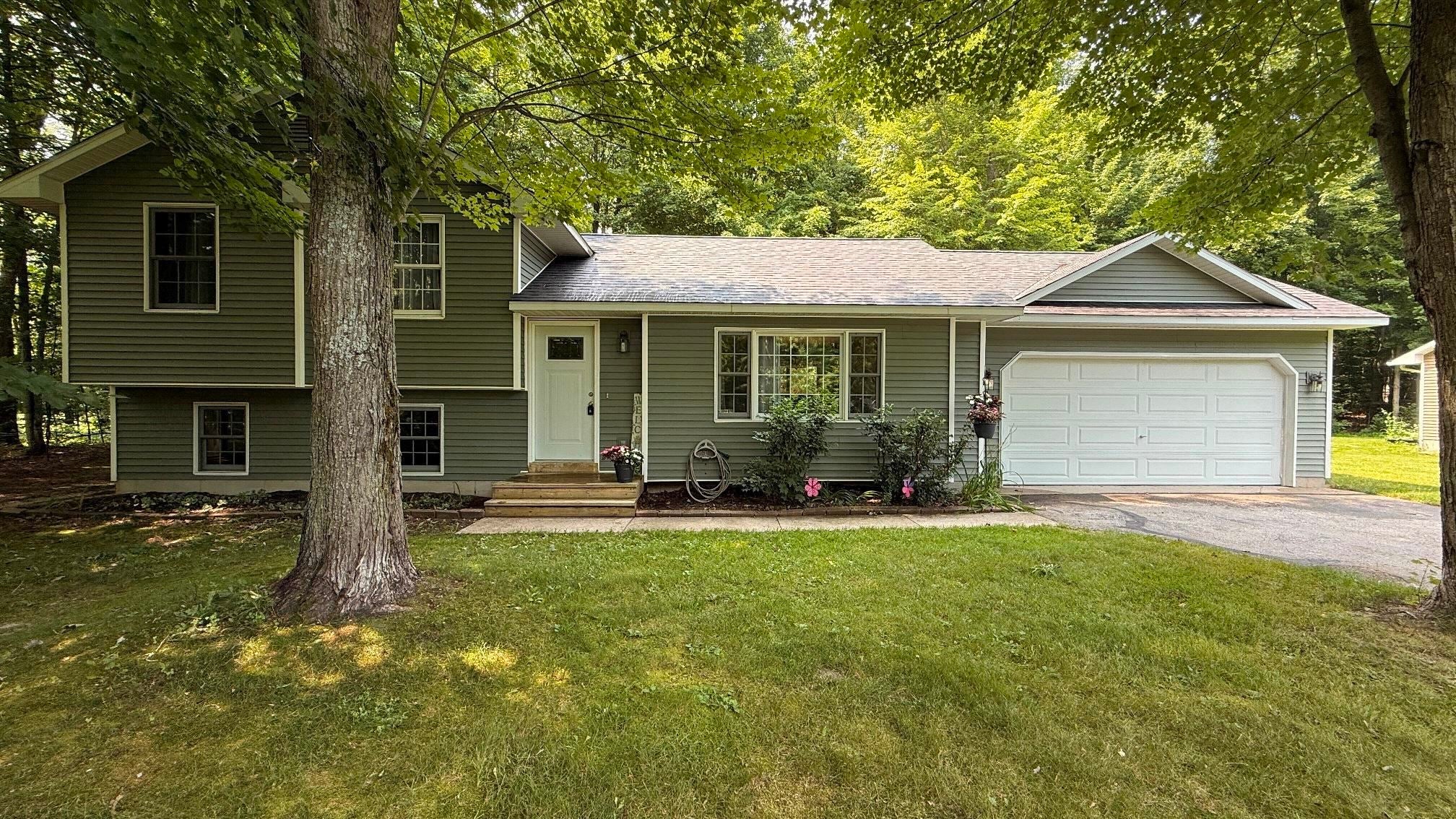 8514 Bent Pine Drive