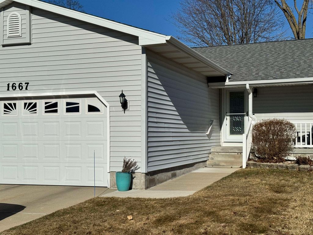 Photo of 1667 E Gaylord Street, Mount Pleasant, MI 48858 (MLS # 50201212)