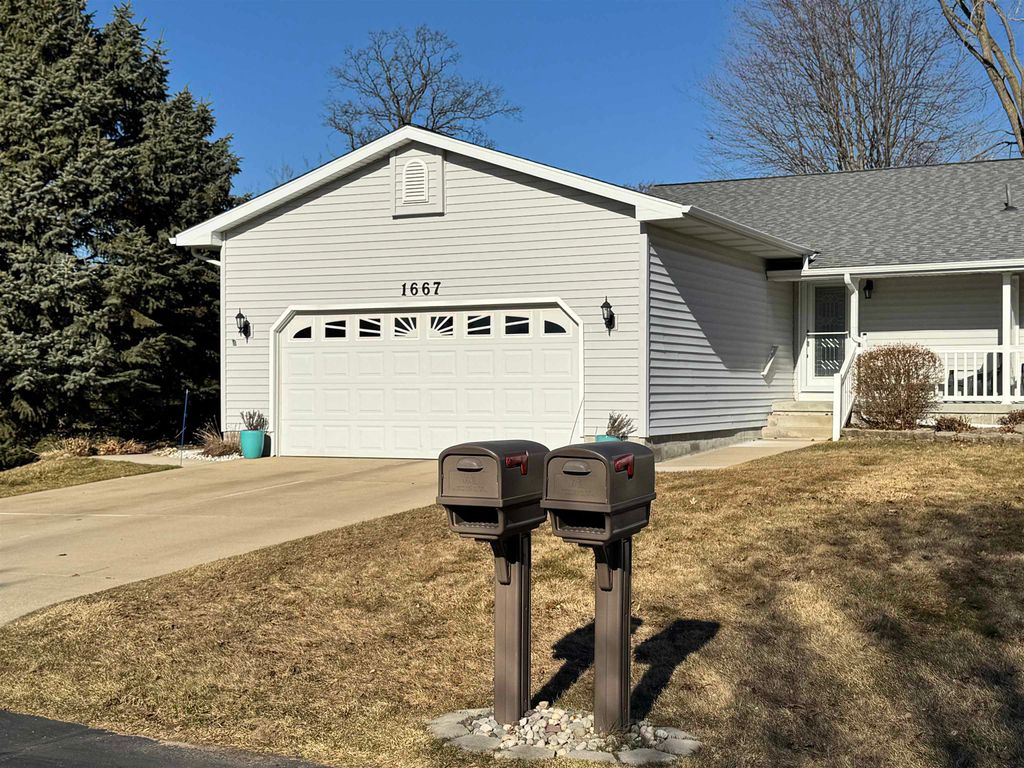 Photo of 1667 E Gaylord Street, Mount Pleasant, MI 48858 (MLS # 50201212)