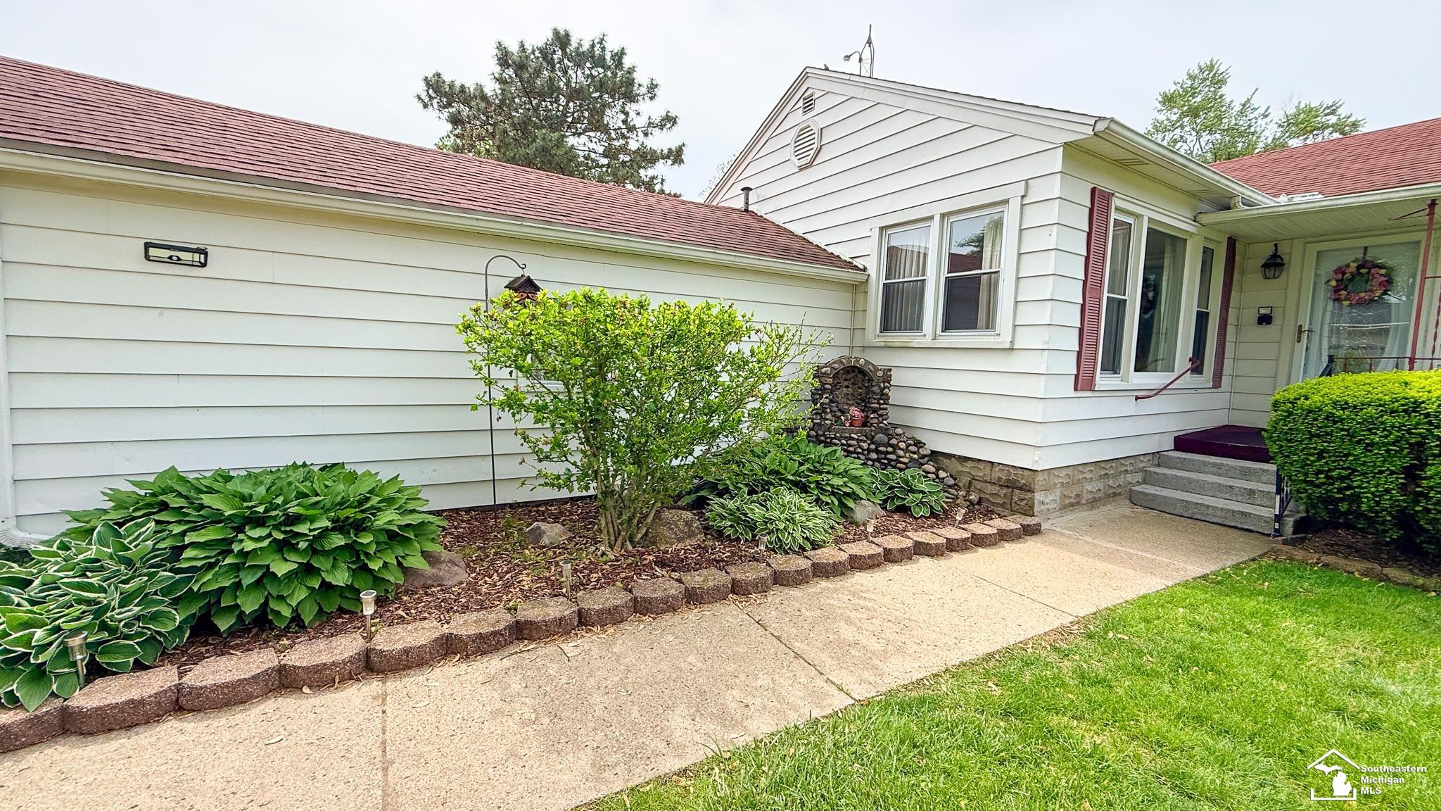 7947 Lake Breeze Drive