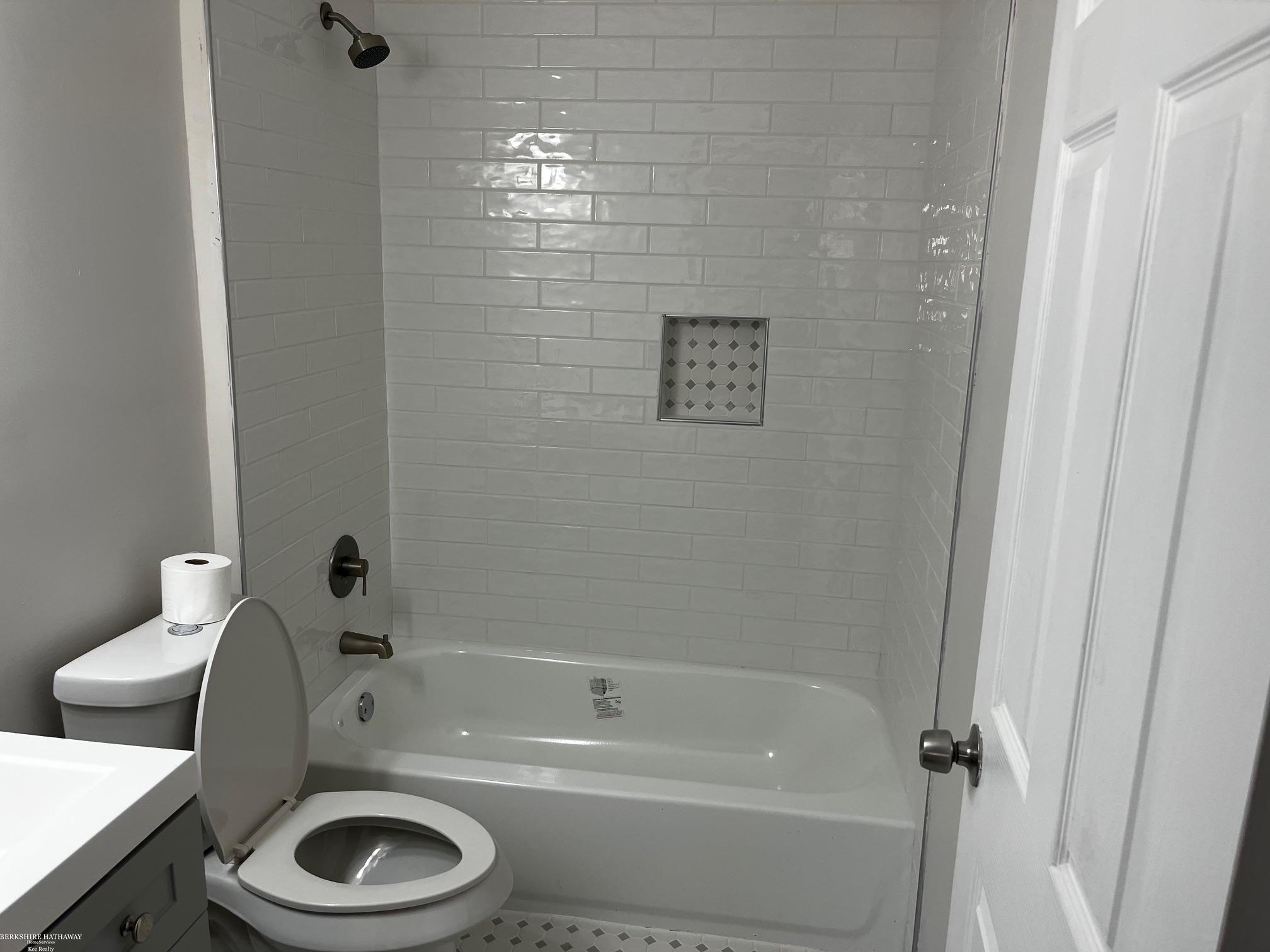 Detroit, Michigan 48227, United States, 4 Bedrooms Bedrooms, ,2 BathroomsBathrooms,Residential,Active,234306