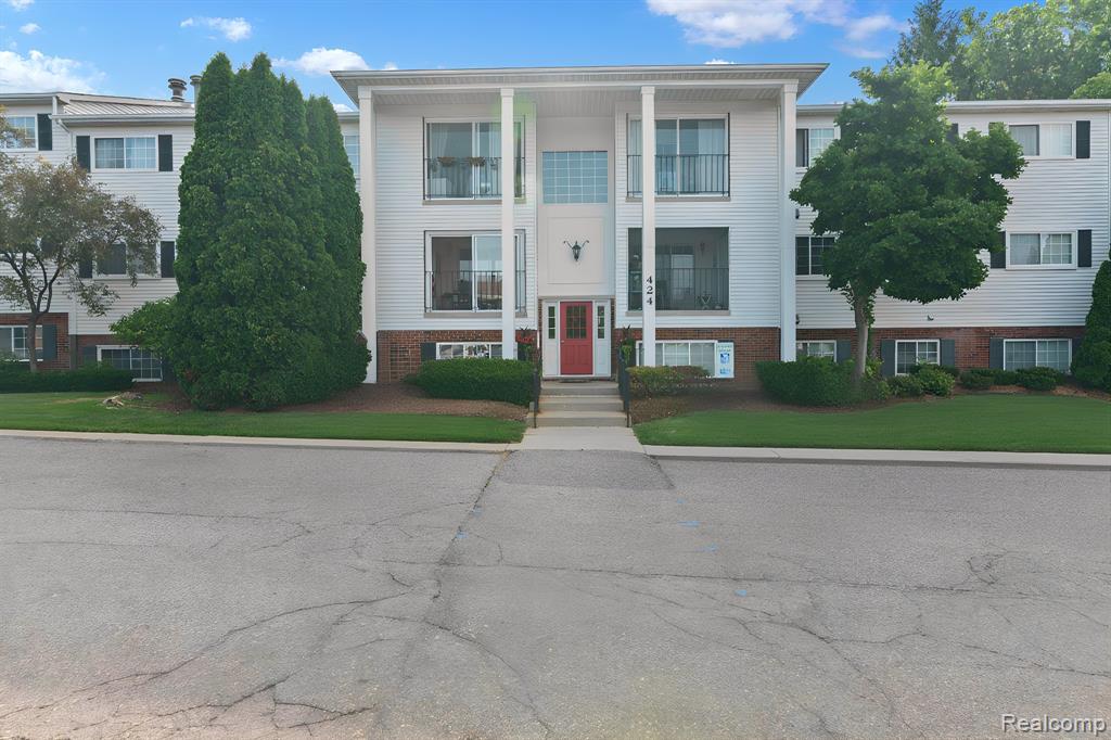 424 Baldwin Avenue 81