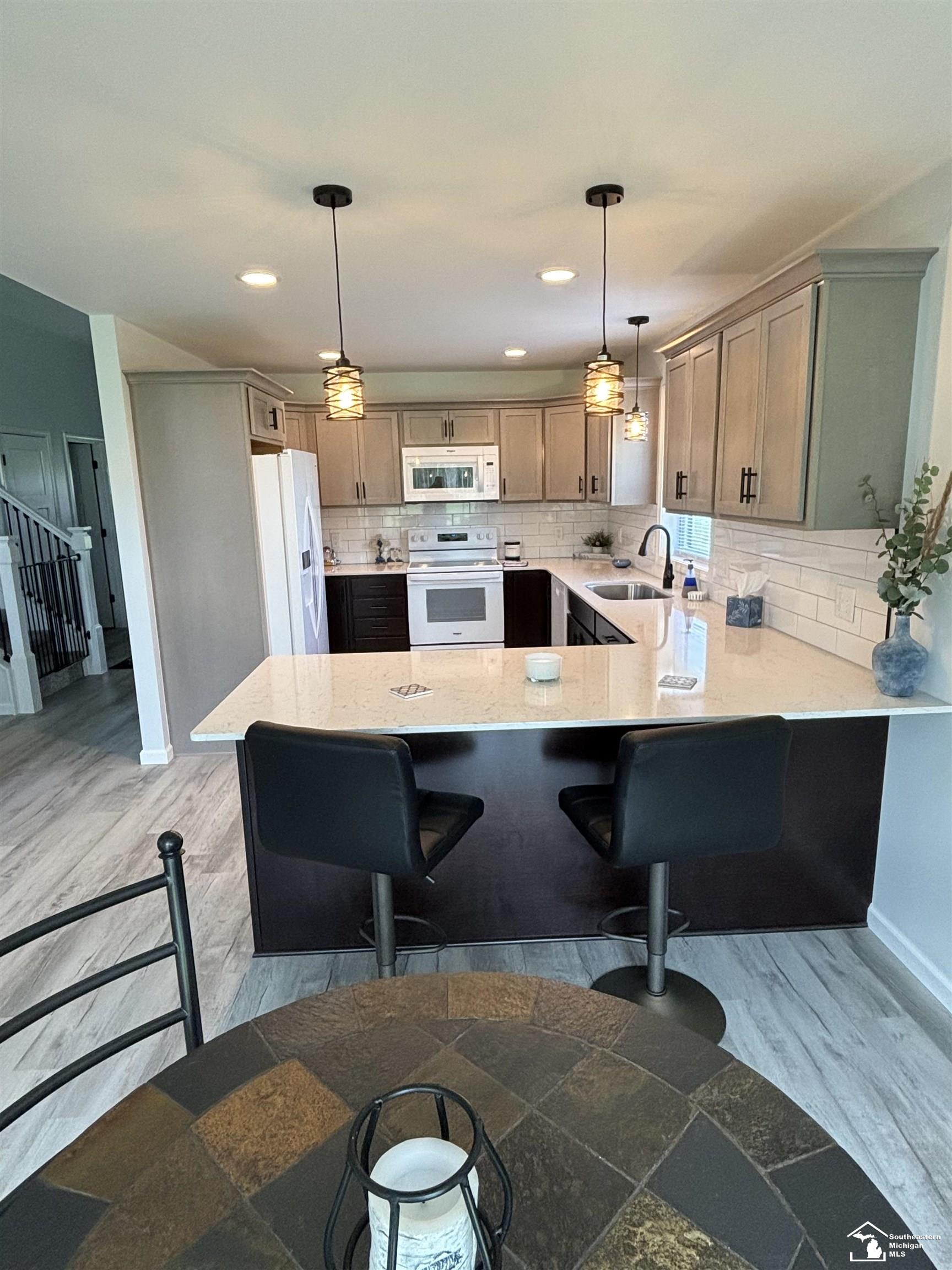 Luna Pier, Michigan 48157, United States, 3 Bedrooms Bedrooms, ,2 BathroomsBathrooms,Residential,Active,192846