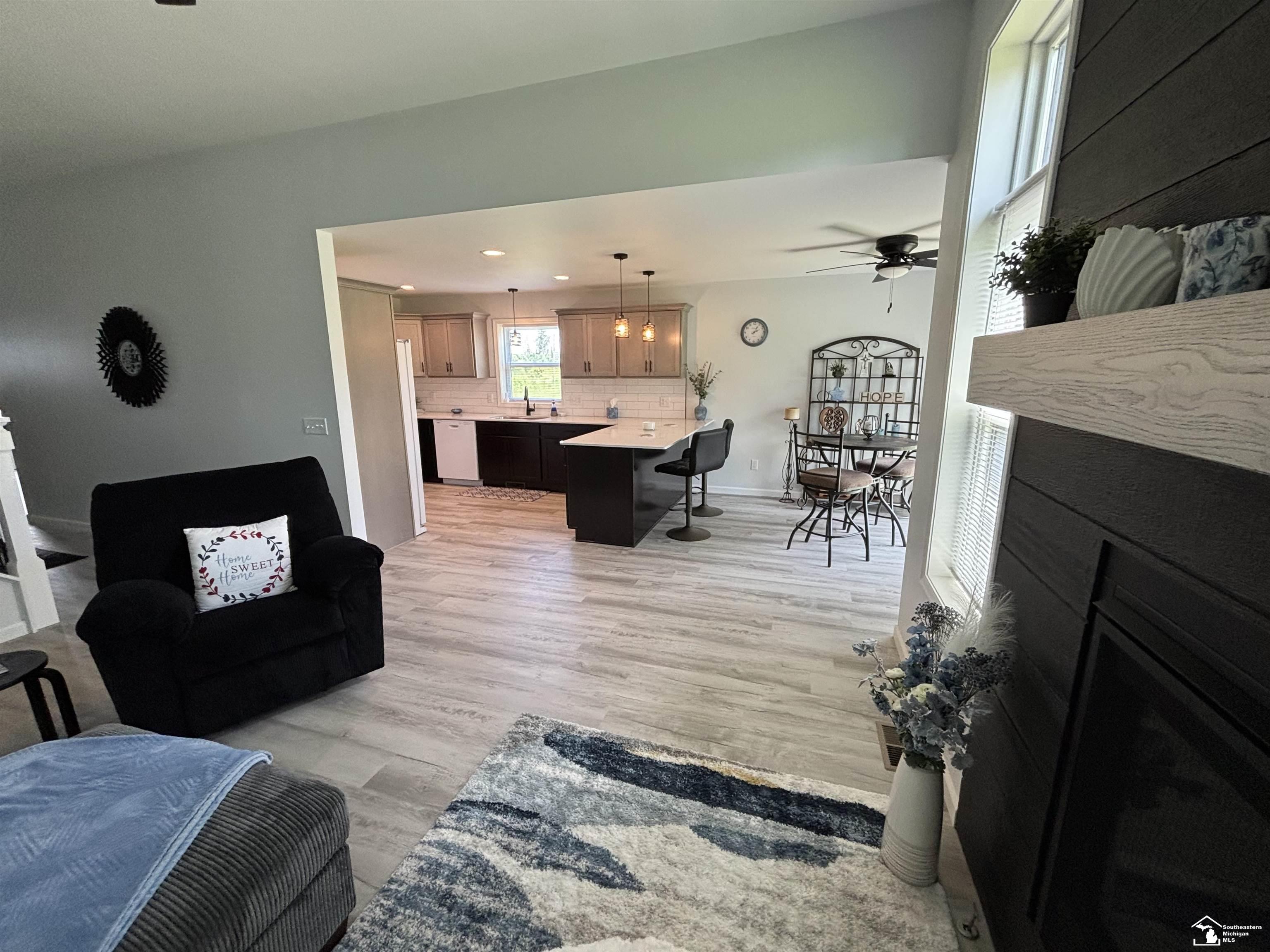 Luna Pier, Michigan 48157, United States, 3 Bedrooms Bedrooms, ,2 BathroomsBathrooms,Residential,Active,192846