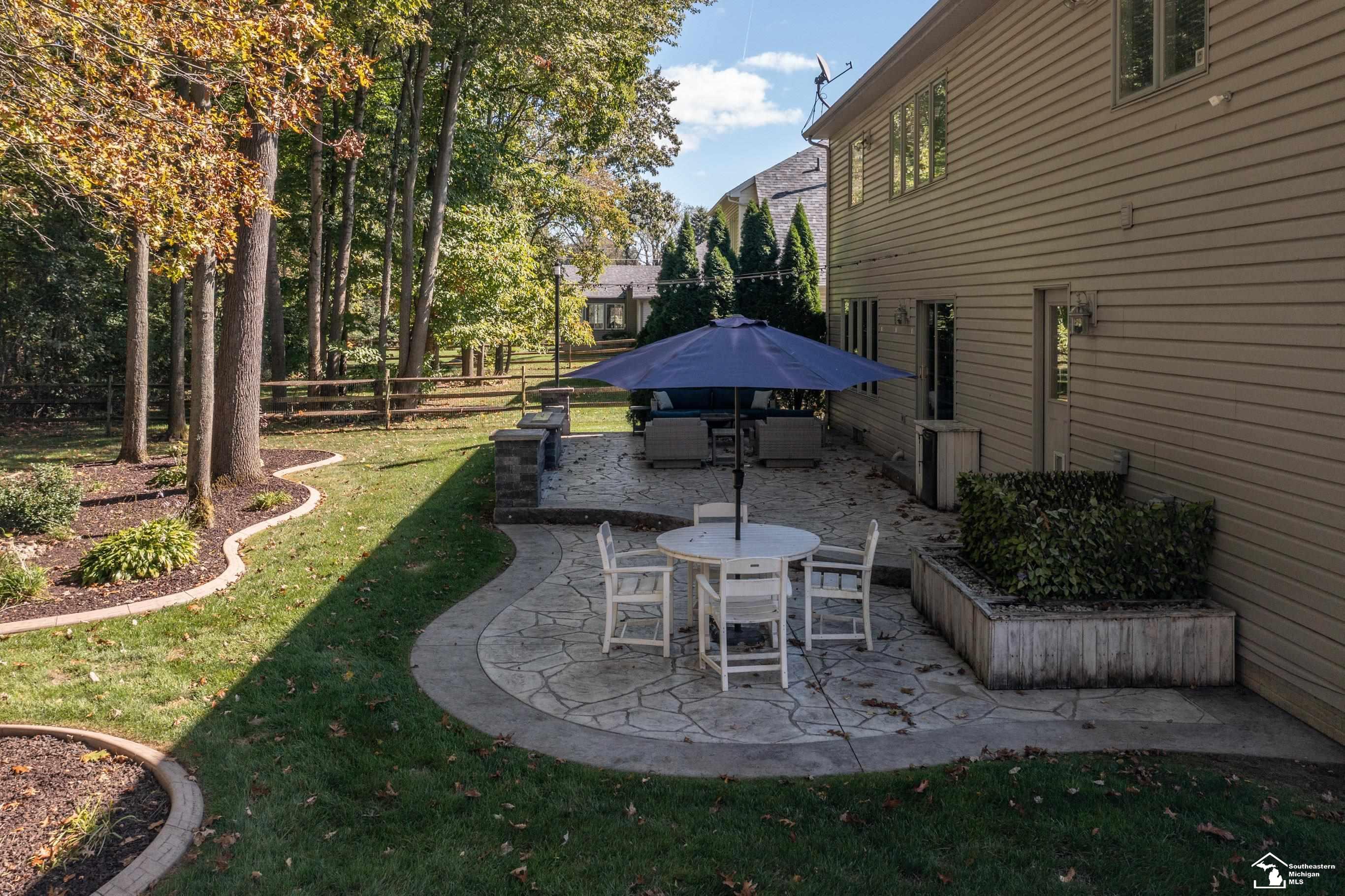 3874 Coachman Drive