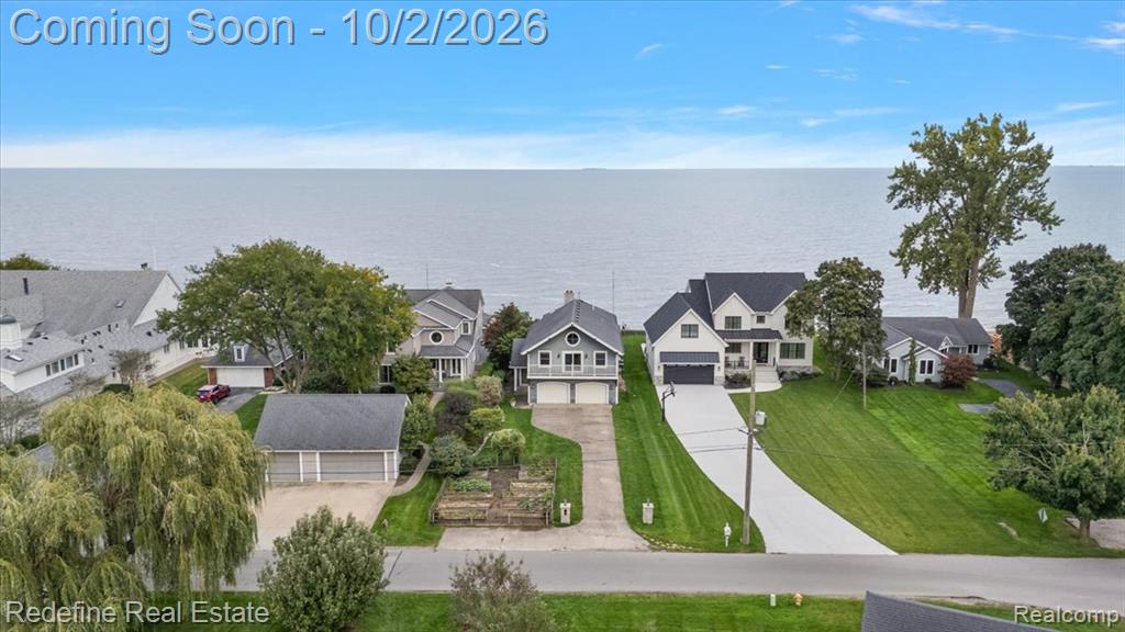 12172 N Lakeshore Drive
