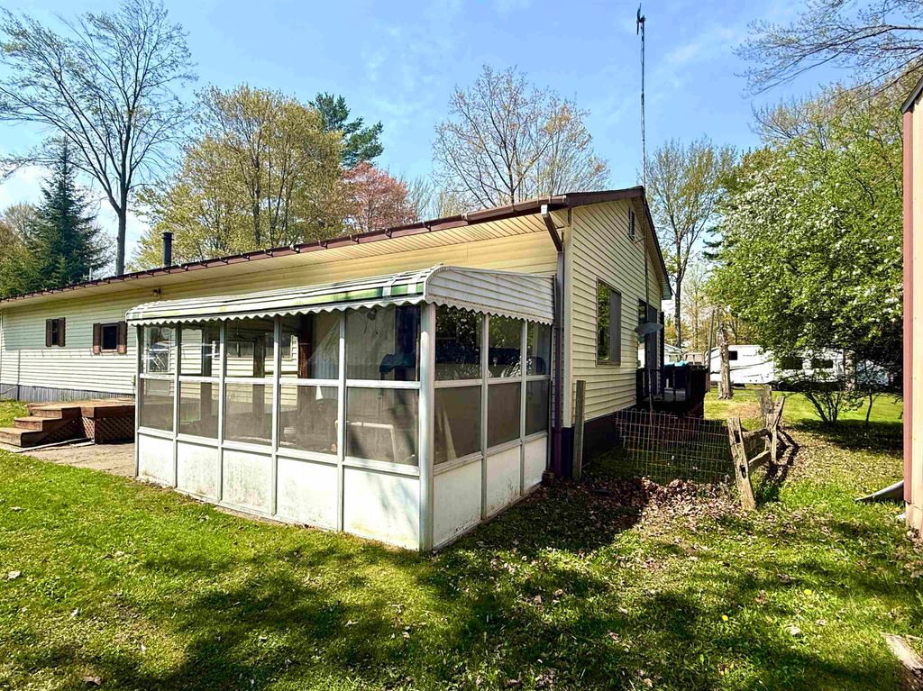 Photo of 4175 Cherokee Street, Gladwin, MI 48624 (MLS # 50208246)