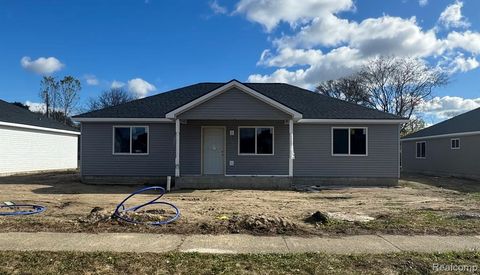 23270 Wellington Avenue Warren MI 48089