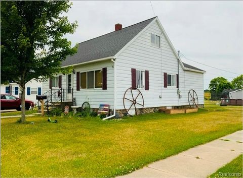 323 N Bankson Street Saint Louis MI 48880