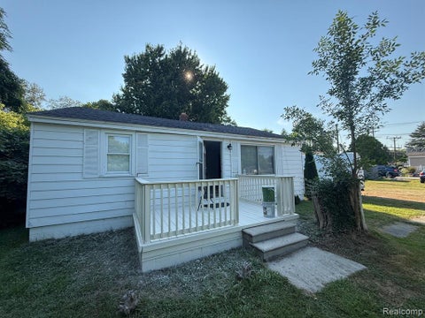 Photo of 7189 Lakeshore Road, Lakeport, MI 48059 (MLS # 60981409)