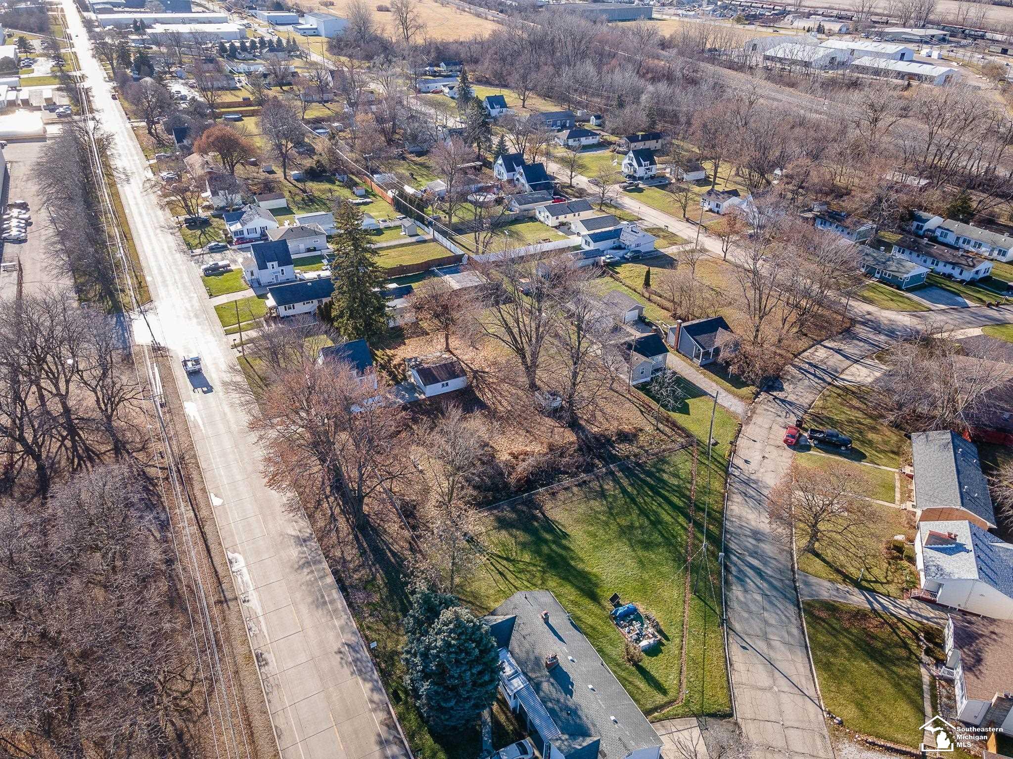 1041 Detroit Avenue