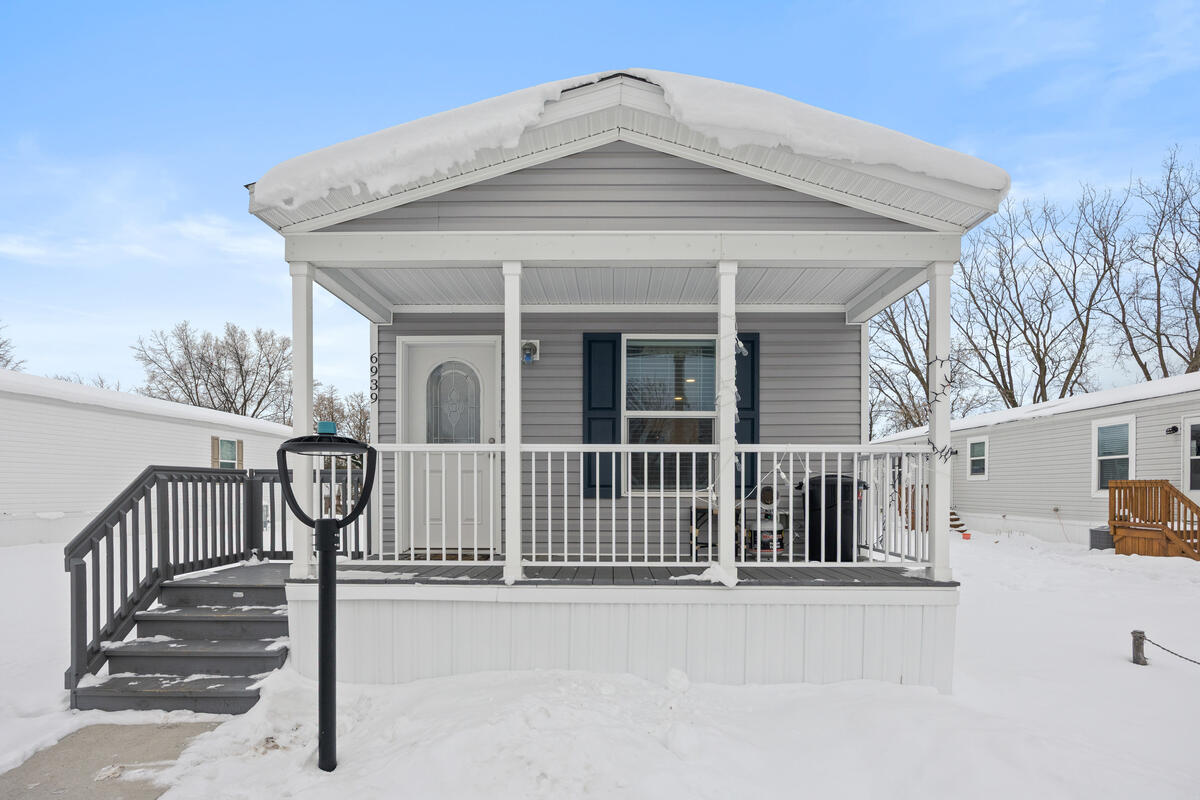 6939 Vinewood Avenue