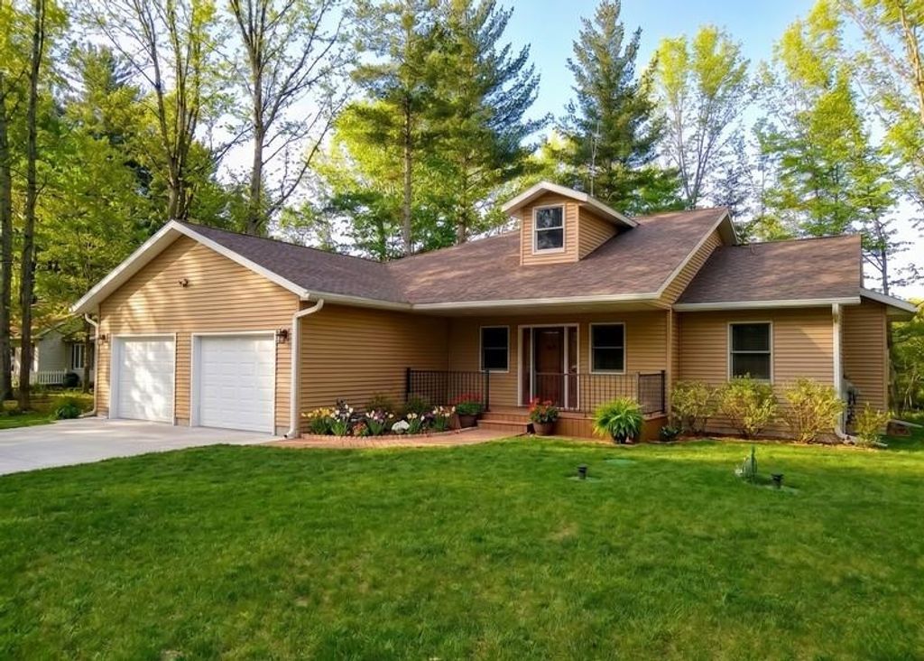 Photo of 3215 North Branch Drive, Beaverton, MI 48612 (MLS # 50205338)