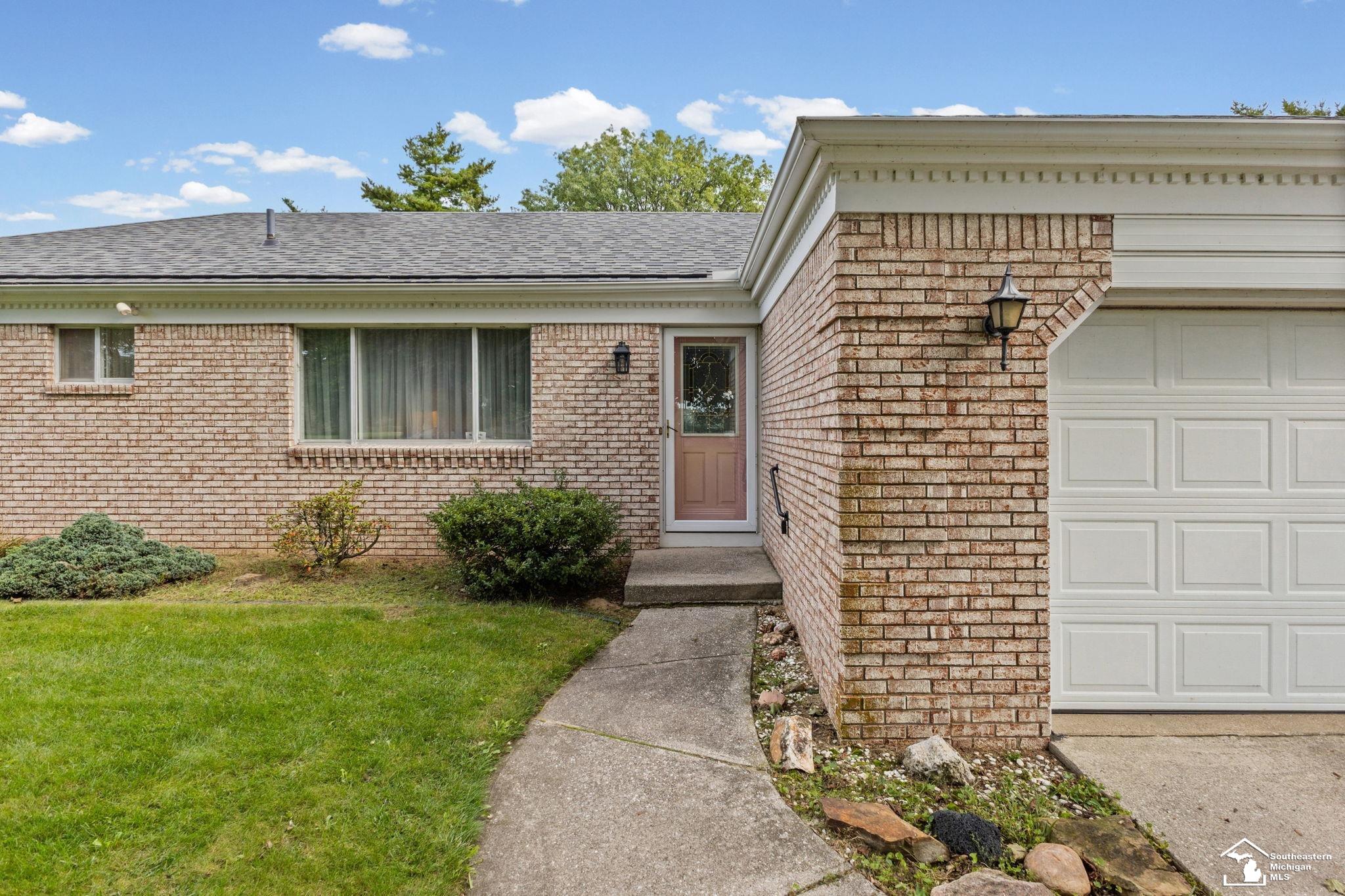 6367 Grandview Drive