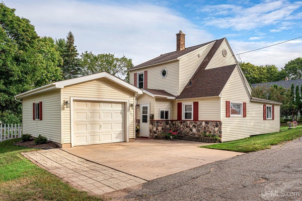 131 ZOBERLEIN ST, ISHPEMING, MI 49849 - Image 7e6f8a91c4a1a0a3667fbc2239c10911/2099383341