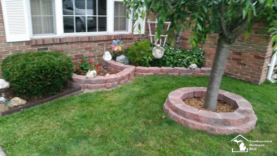 6337 GRANDVIEW Drive