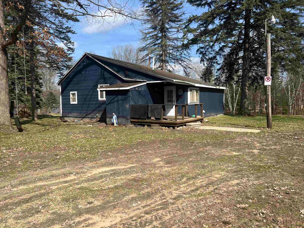 Photo of 4372 Oak Beach Drive, Harrison, MI 48625 (MLS # 50204245)