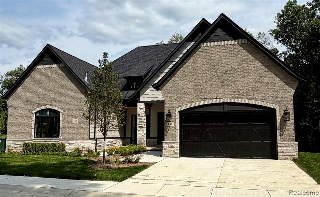 546 Maplehill Road
