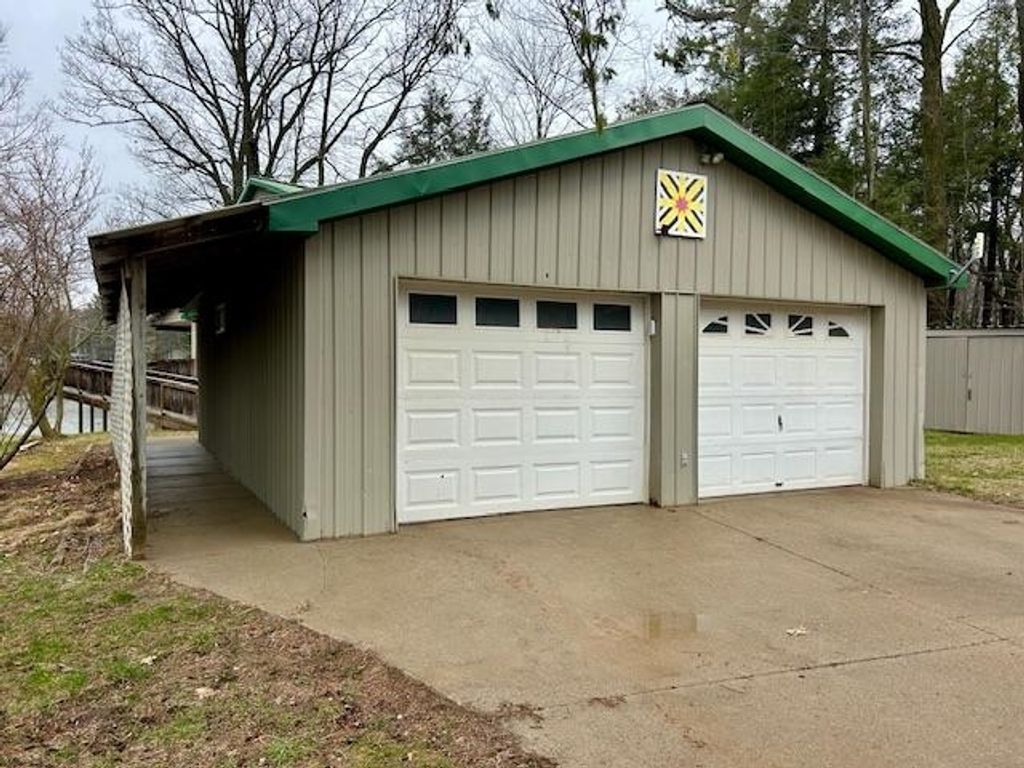 Photo of 4612 Birch Park Drive, Gladwin, MI 48612 (MLS # 50204370)