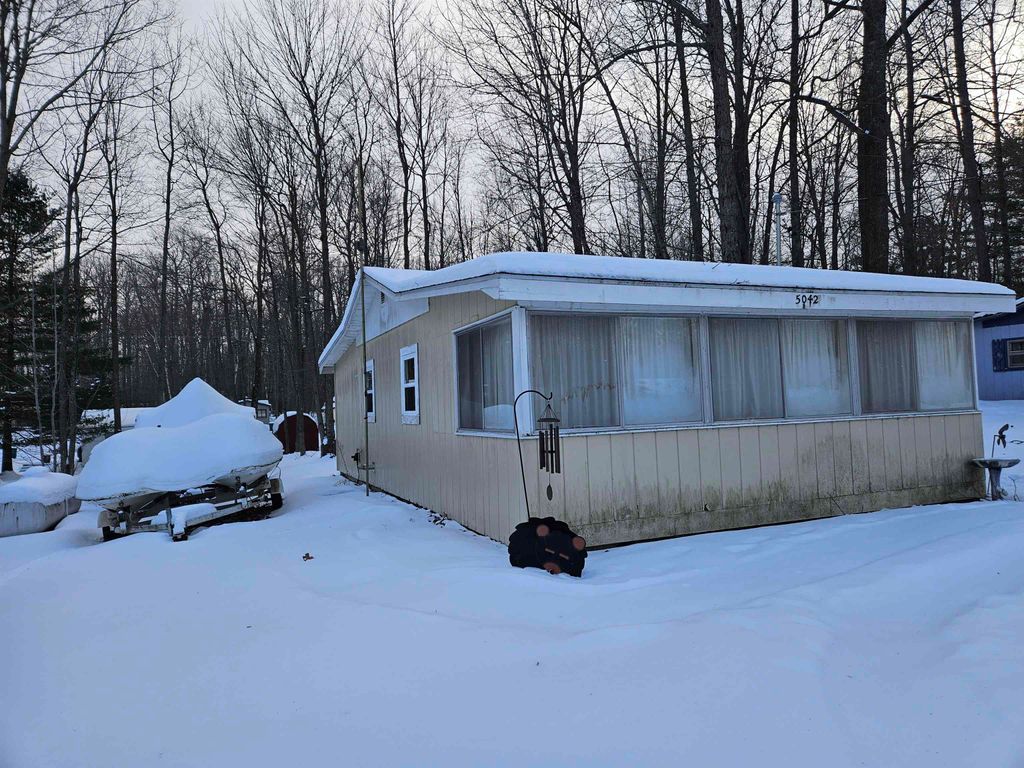 Photo of 5042 Wedgewood Drive, Harrison, MI 48625 (MLS # 50198050)