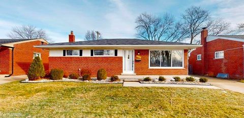 31800 Tanglewood Street Saint Clair Shores MI 48082