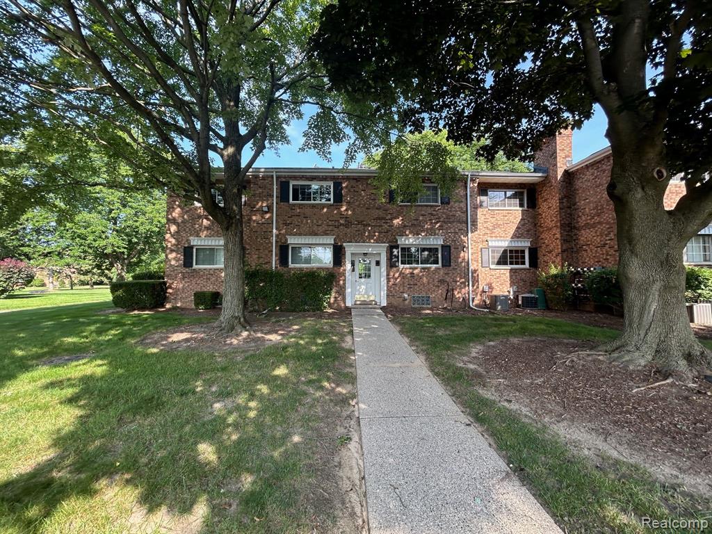 683 E FOX HILLS Drive
