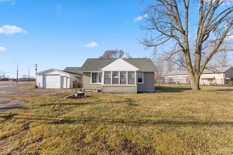 13011 TELEGRAPH Road Flat Rock MI 48134
