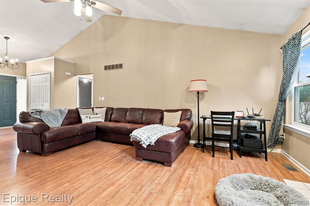 5208 Foxhill Lane